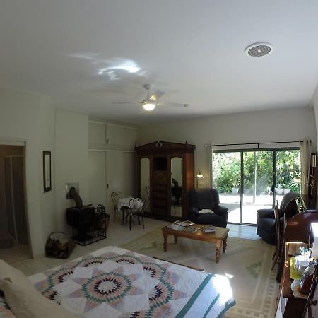 Mandalay House Panzió Bellawongarah Kültér fotó